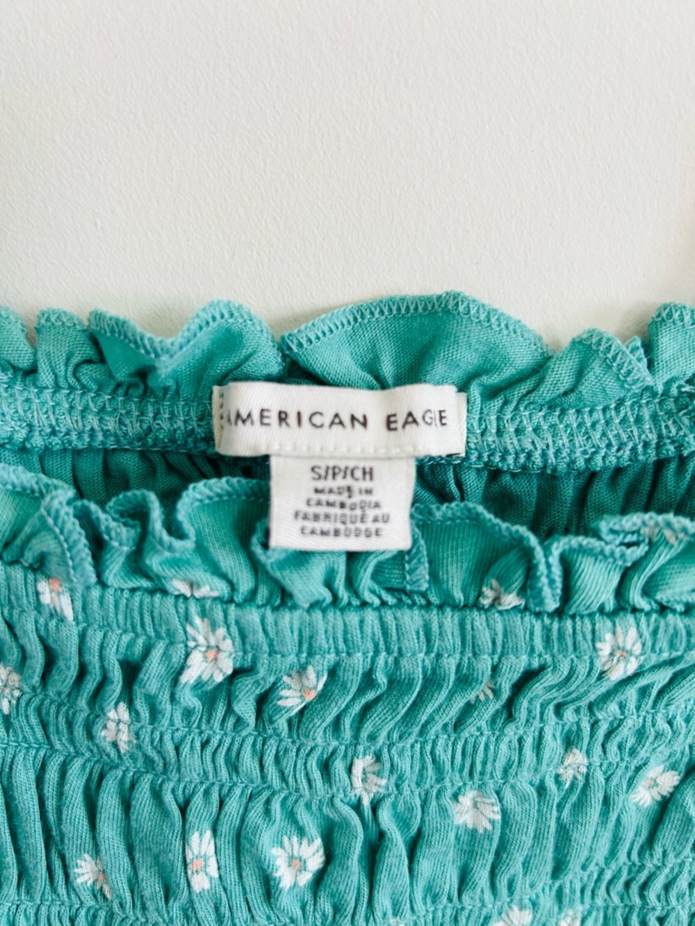 NWOT - American Eagle Green Smocked Floral Crop Tank Top - Picture 6 of 6